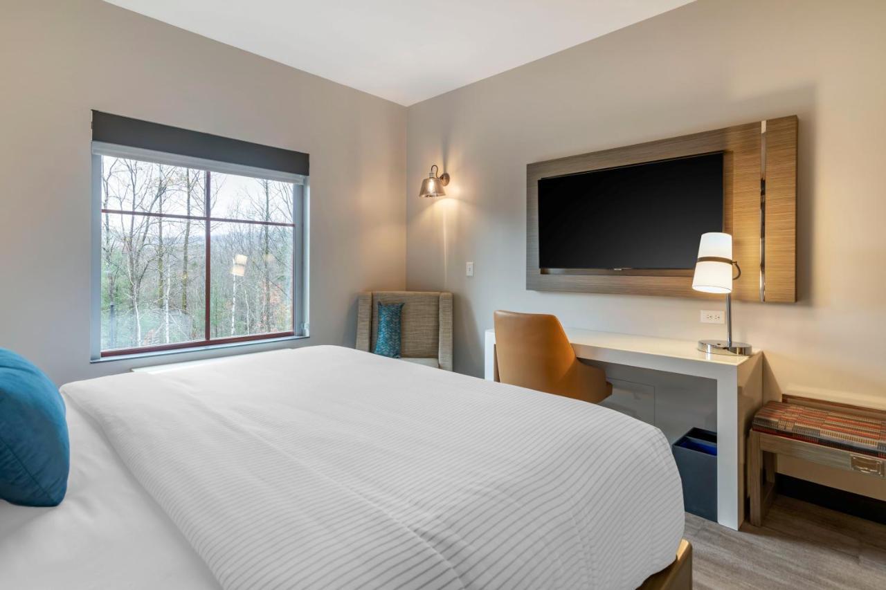 Cambria Hotel Lake Placid - Lakeside Resort Экстерьер фото