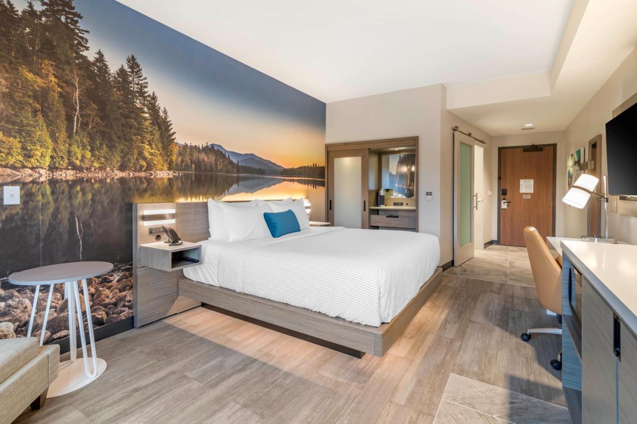 Cambria Hotel Lake Placid - Lakeside Resort Экстерьер фото