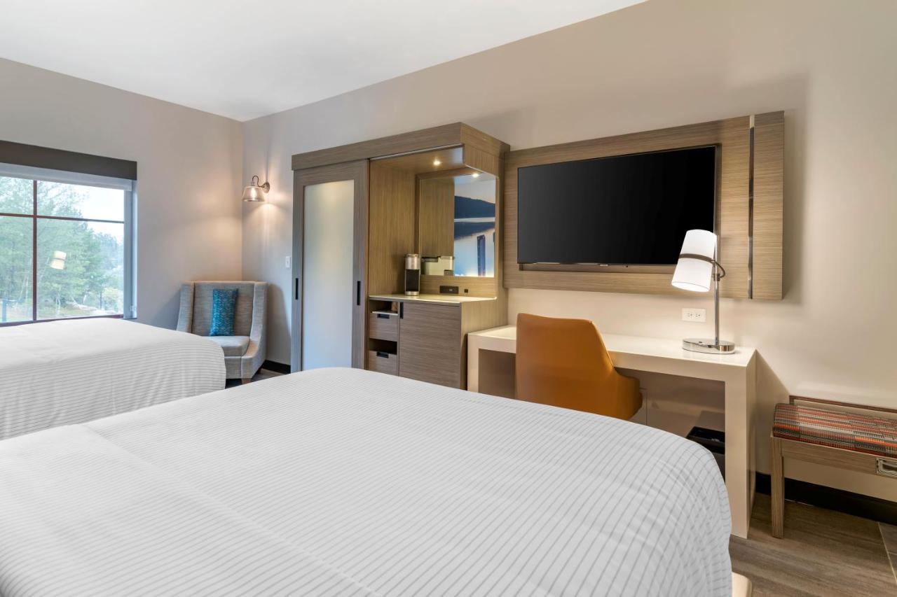Cambria Hotel Lake Placid - Lakeside Resort Экстерьер фото