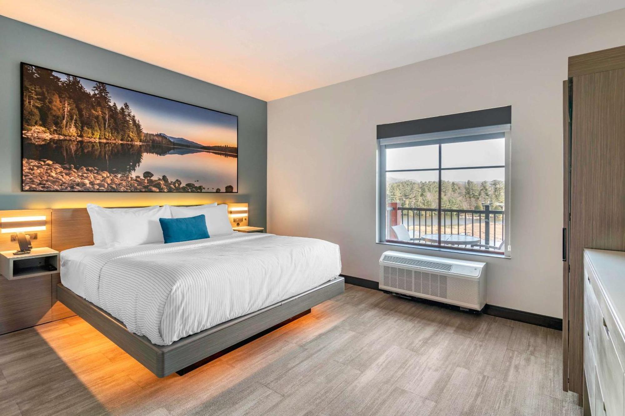 Cambria Hotel Lake Placid - Lakeside Resort Экстерьер фото