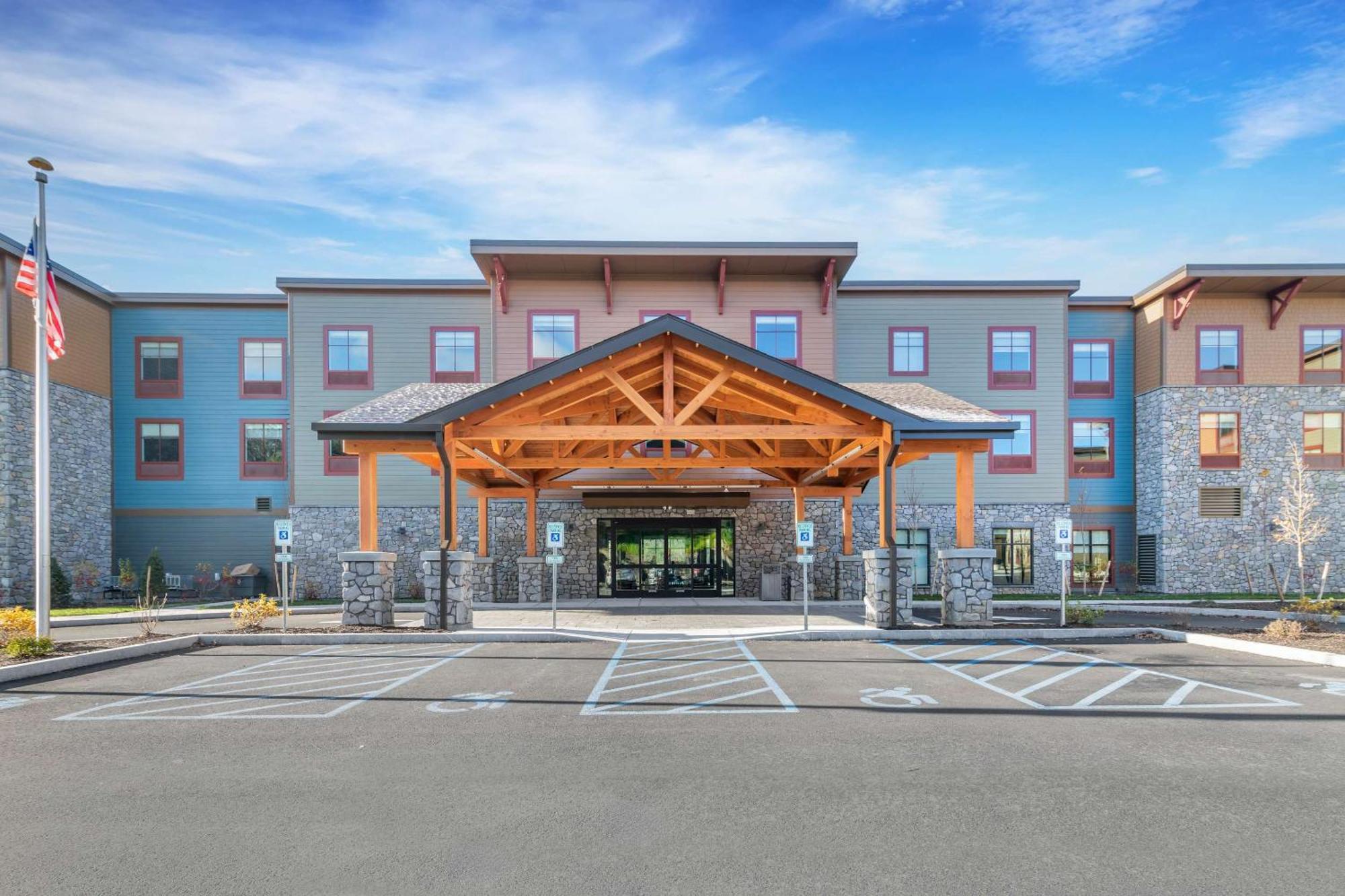 Cambria Hotel Lake Placid - Lakeside Resort Экстерьер фото